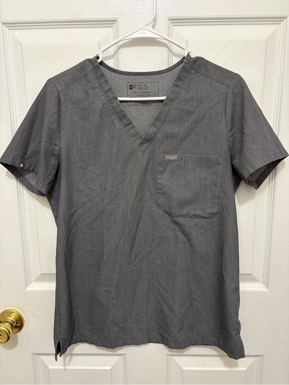 Figs Women's V-Neck Scrub Top in Gray